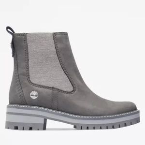 NWOT Timberland Courmayeur Valley Chelsea Boots in Gray